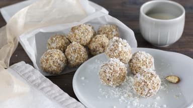 Kokos-Energy-Balls mit Kollagen 