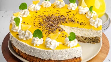 Schmand-Mohntorte mit Zitronenspiegel