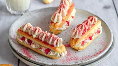 Eclairs mit Erdbeercreme 