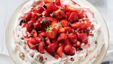 Erdbeer-Pavlova-Torte 