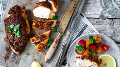 Hähnchen vom Grill mit Olivenkruste 