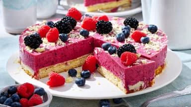 Joghurt-Käsekuchen mit Beeren 