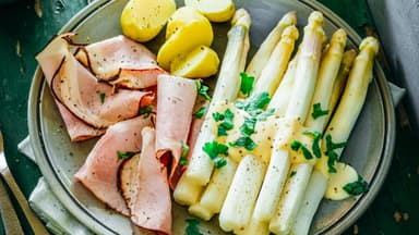 Spargel mit Krustenschinken