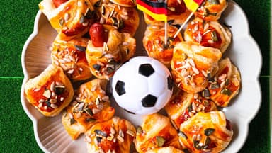 Cheesy Hot-Dogs-Rolls 