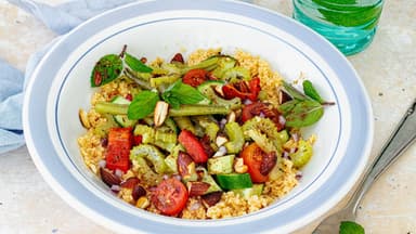 Gemüse-Couscous mit Salzmandeln 