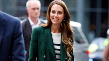 Kate Middleton in einem waldgrünen Look 