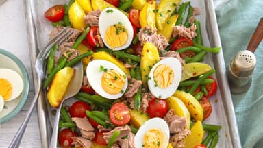 Nizza-Salat mit Ofenkartoffeln