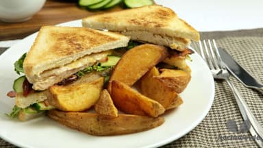 Clubsandwich mit Hähnchenbrust 
