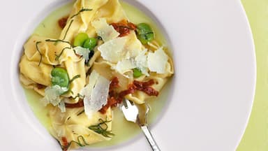 Agnolotti mit Kartoffelfüllung in Salbeibuttersoße