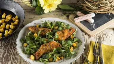 Backhendlsalat mit Kartoffelwürfeln Rezept