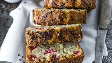 Bananenbrot mit Erdbeeren