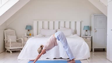 Anleitung Bauch-, Beine-, Po-Yoga