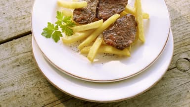 1.2.3 Frites Deluxe und BBQ Filet
