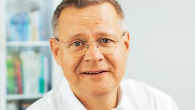Dr. Martin Adler