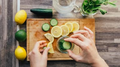 Entgiftung: Fasten oder Detox?