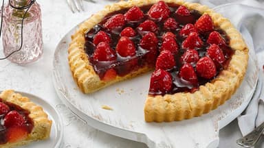 Erdbeerkuchen mit Marzipanrand