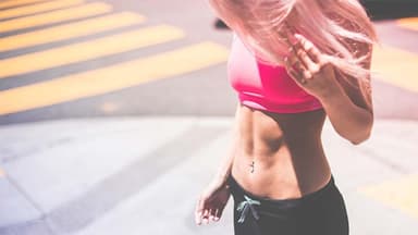 Flacher Bauch Frau