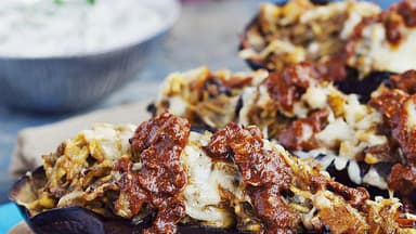 Gefüllte Aubergine mit laktosefreiem Joghurt - hier gibt es das Rezept