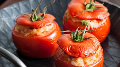 Mit Kartoffel gefüllte Grilltomaten - Schmecken super aus dem Ofen oder direkt vom Grill