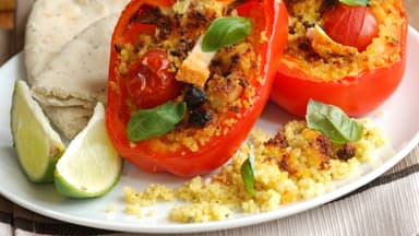 Halbe Paprikas mit Couscous-Füllung