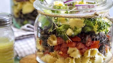 Hackfleisch-Nudelsalat mit Käse