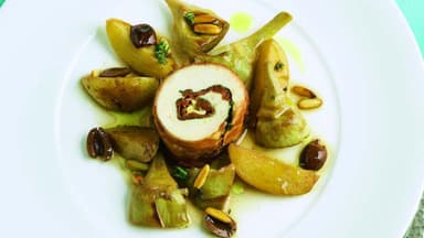 Hähnchen-Involtini mit Artischockengemüse - Das leckere Rezept von Star-Köchin Cornelia Poletto finden Sie bei uns