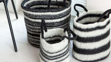 Häkelanleitung Körbe in Schwarz Weiss
