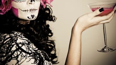 Frau mit Halloween Schminke