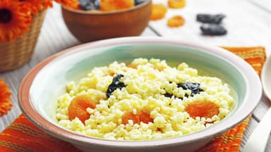 Hirse mit Trockenfrüchten -  Prall gefüllt mit Mineralstoffen und Spurenelemeten 