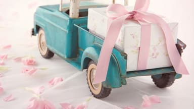 Geschenk auf Lastwagen