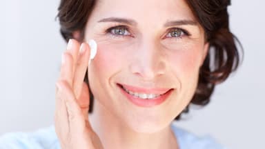 Hyaluronsäure: Anti-Aging für glatte Haut