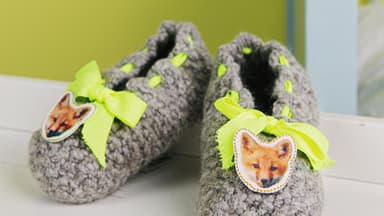 Kinderhausschuhe einfach selberstricken - mit unserer Strickanleitung ist das kein Problem 