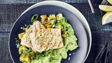 Lachsforelle mit gegrillter Ananas