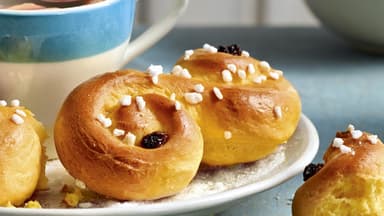 Lucia-Brötchen mit Agavendicksaft