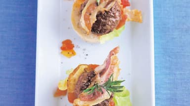 Mini-Frikadellen mit Rosmarinbrötchen