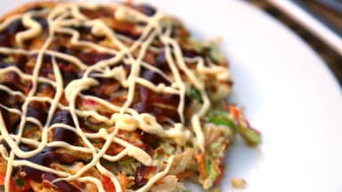 Okonomiyaki mit japanischer Mayonnaise
