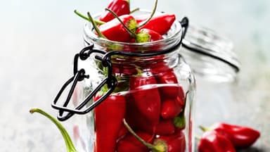 Peperoni im Glas