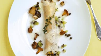 Pilz-Cannelloni mit Trüffel und Sellerieschaum von Cornelia Poletto