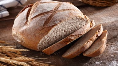 Sauerteigbrot angeschnitten