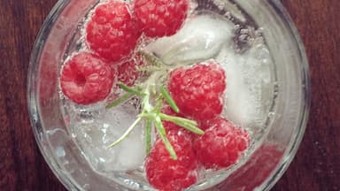 Himbeer-Rosmarin-Cocktail
