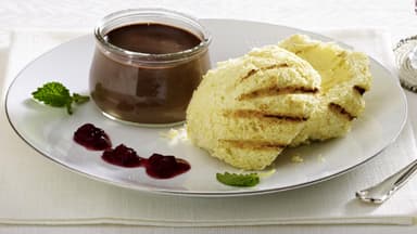 Gegrilltes Eis - Eis vom Grill? Ja, das geht! Mit unserem Rezept funktioniert es auch Ihnen 