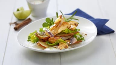 Geschmorte Pilze mit aufgeschäumtem Zimt-Limonenjoghurt und gerösteten Brezencroûtons 