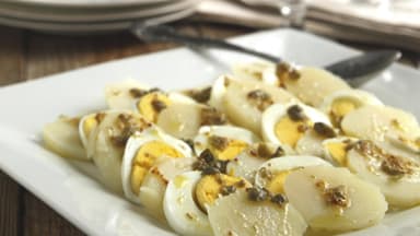 Senfeier mit Salzkartoffeln