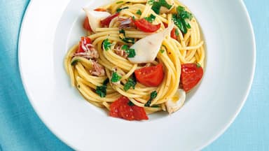 Spaghetti mit Calamaretti und Kirschtomaten