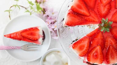 Käsekuchen mit Erdbeertopping