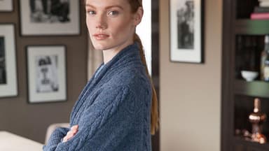 Strickanleitung Zopf Cardigan mit Schalkragen