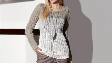 Grauer Pulli mit Farbverlauf