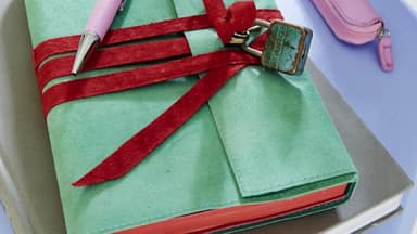 Schönes Tagebuch mit Ledereinband