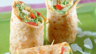 Vegane Hawaiiwraps - Kokosraspel geben dem Wrap einen hawaiianischen Touch