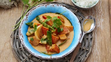 Kürbiscurry mit Zuckerschoten 